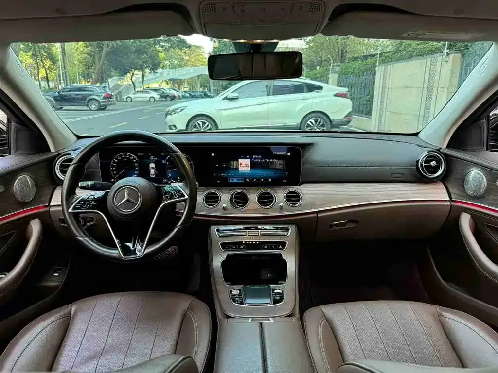 Mercedes-Benz E-Class — фото 10