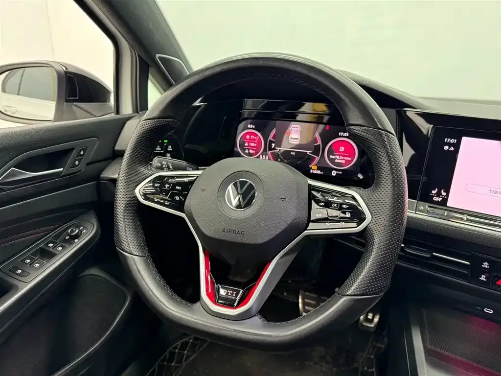 Volkswagen Golf GTI — фото 9