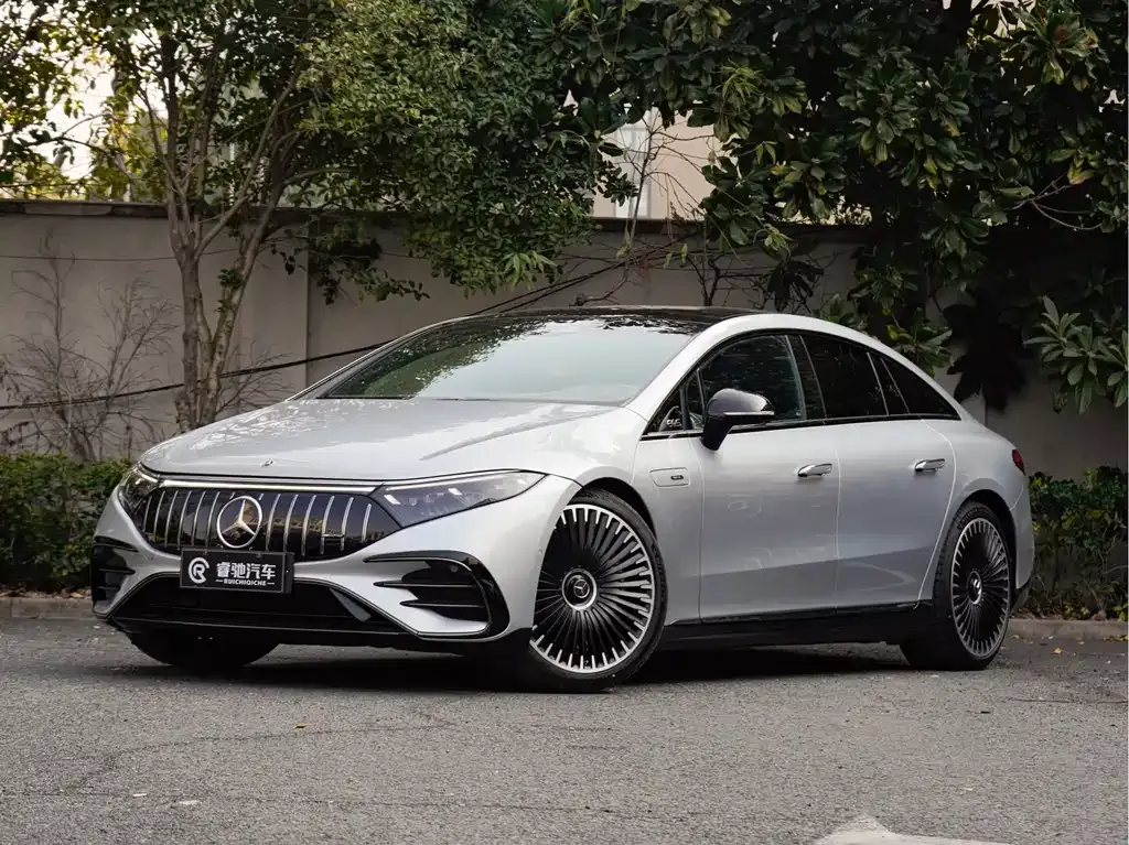 Mercedes-Benz EQS AMG — фото 8