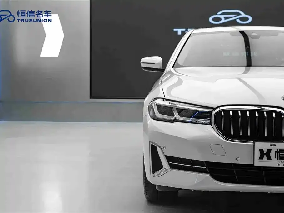 BMW 5 Series — фото 10