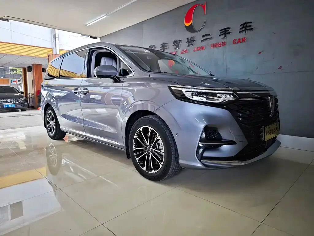 Roewe iMAX8 — фото 3