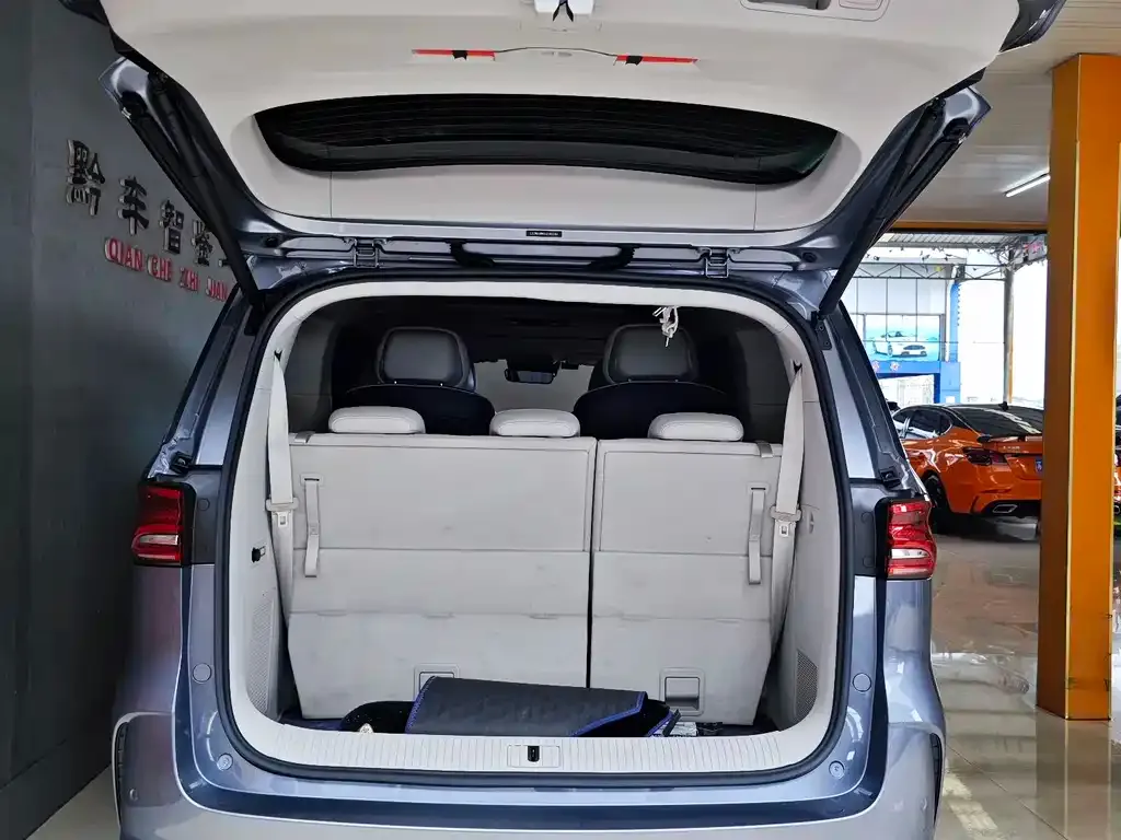 Roewe iMAX8 — фото 6