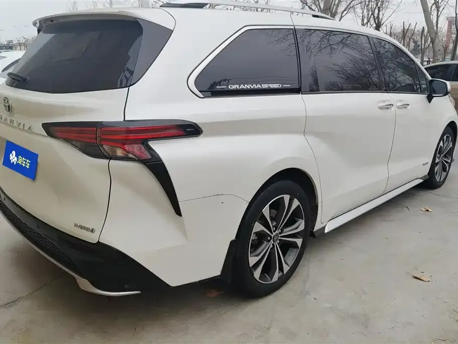 Toyota Granvia — фото 6