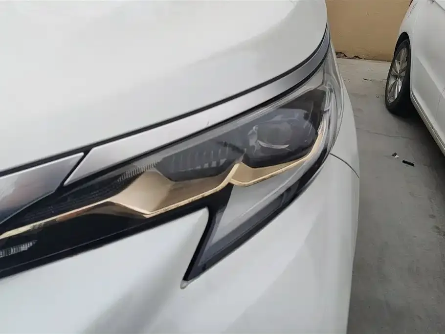 Toyota Granvia — фото 2