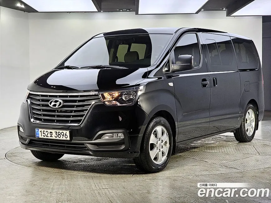 Hyundai Starex — фото 1