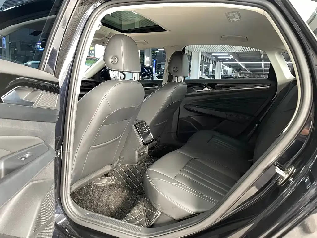 Volkswagen Passat — фото 5