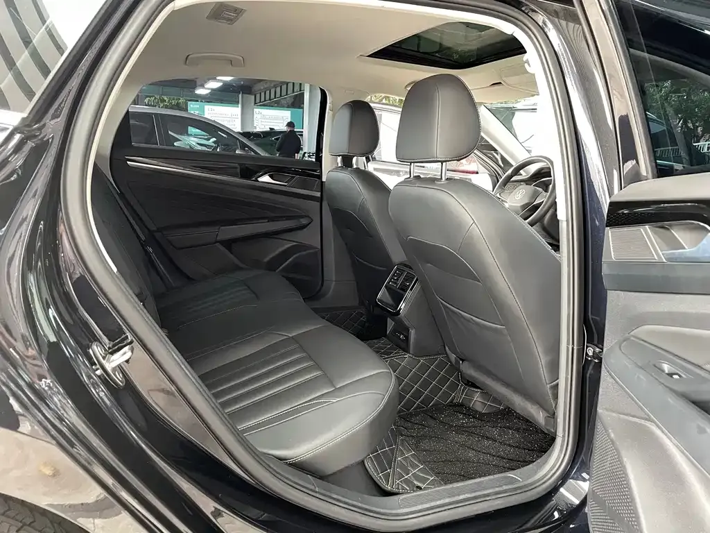 Volkswagen Passat — фото 4