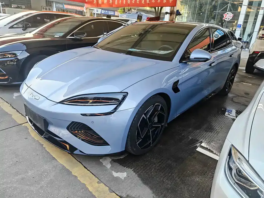 BYD Seal — фото 1