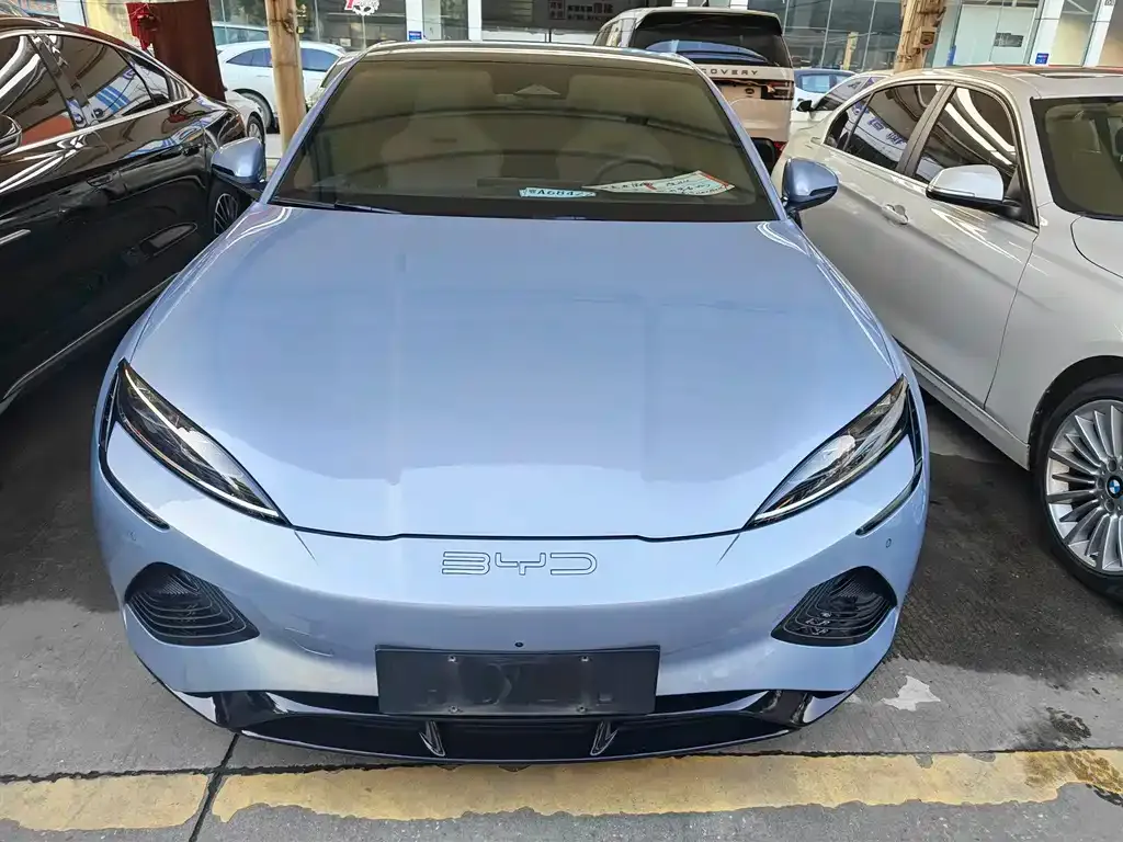BYD Seal — фото 10