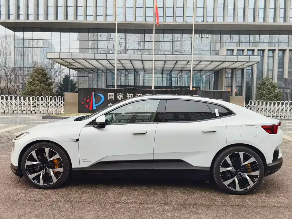 Polestar Polestar 4 — фото 8