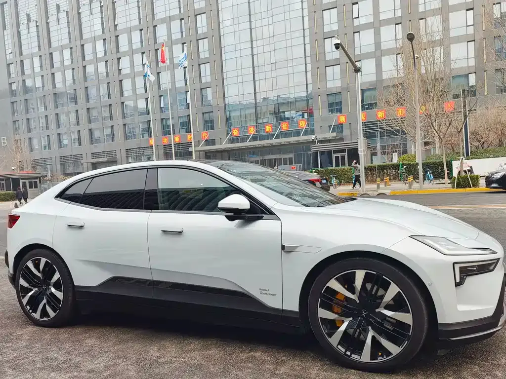 Polestar Polestar 4 — фото 10