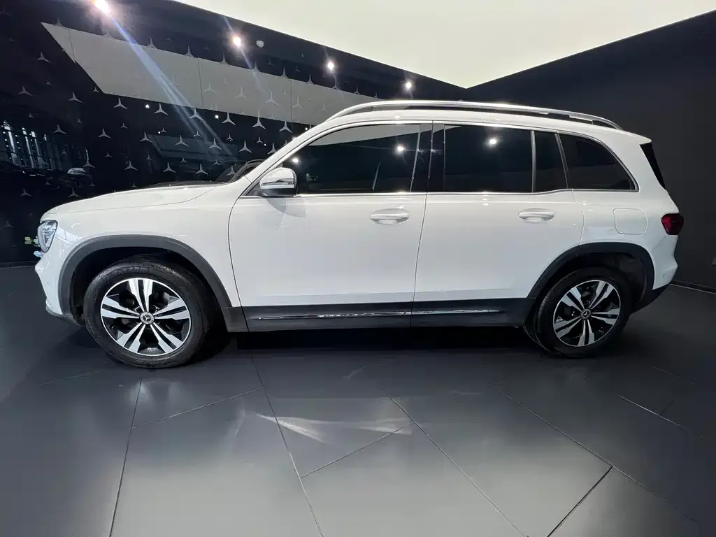 Mercedes-Benz GLB — фото 2