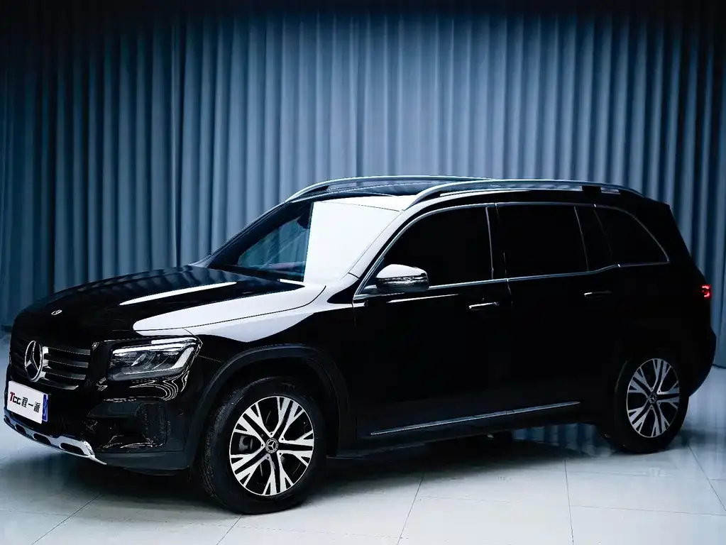 Mercedes-Benz GLB — фото 1