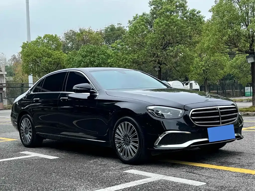 Mercedes-Benz E-Class — фото 5