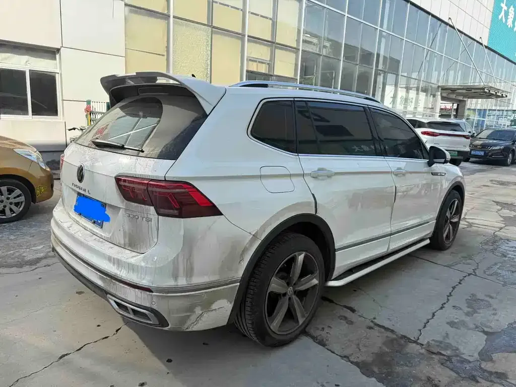 Volkswagen Tiguan L — фото 3