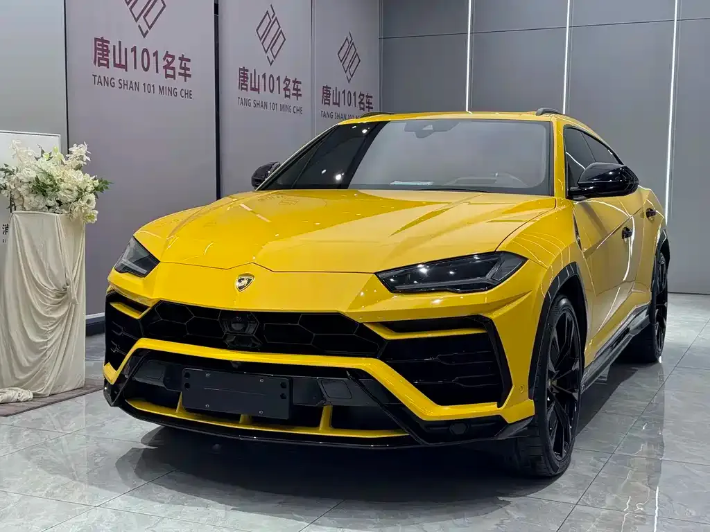 Lamborghini Urus — фото 1