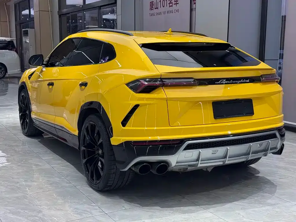 Lamborghini Urus — фото 9