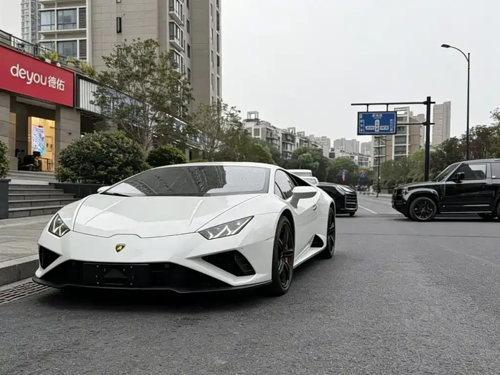 Lamborghini Huracan — фото 1