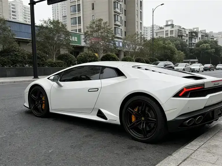 Lamborghini Huracan — фото 9