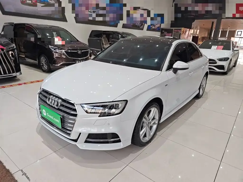 Audi A3 — фото 1