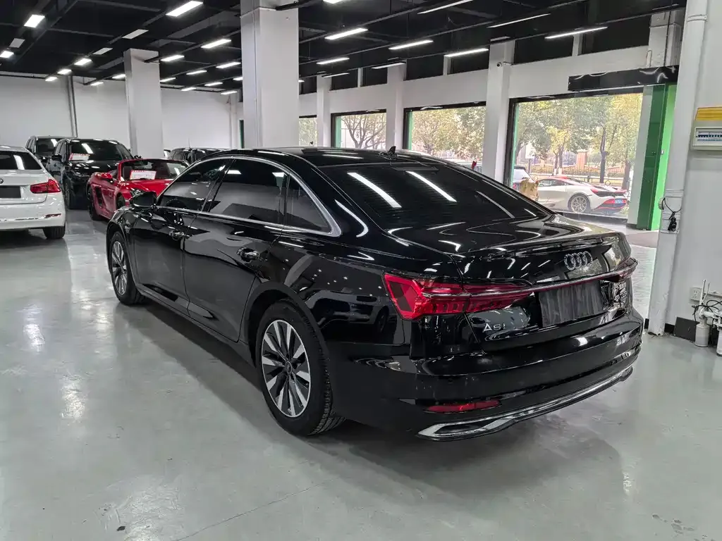 Audi A6L — фото 5