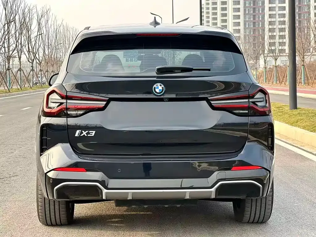 BMW iX3 — фото 4