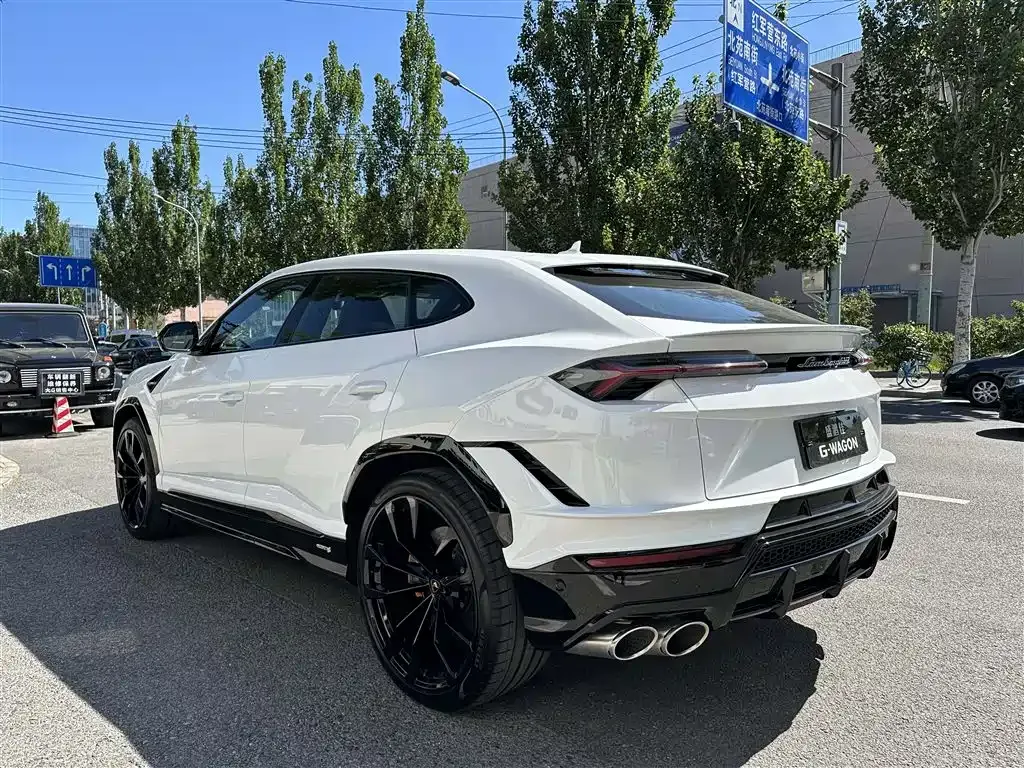 Lamborghini Urus — фото 9