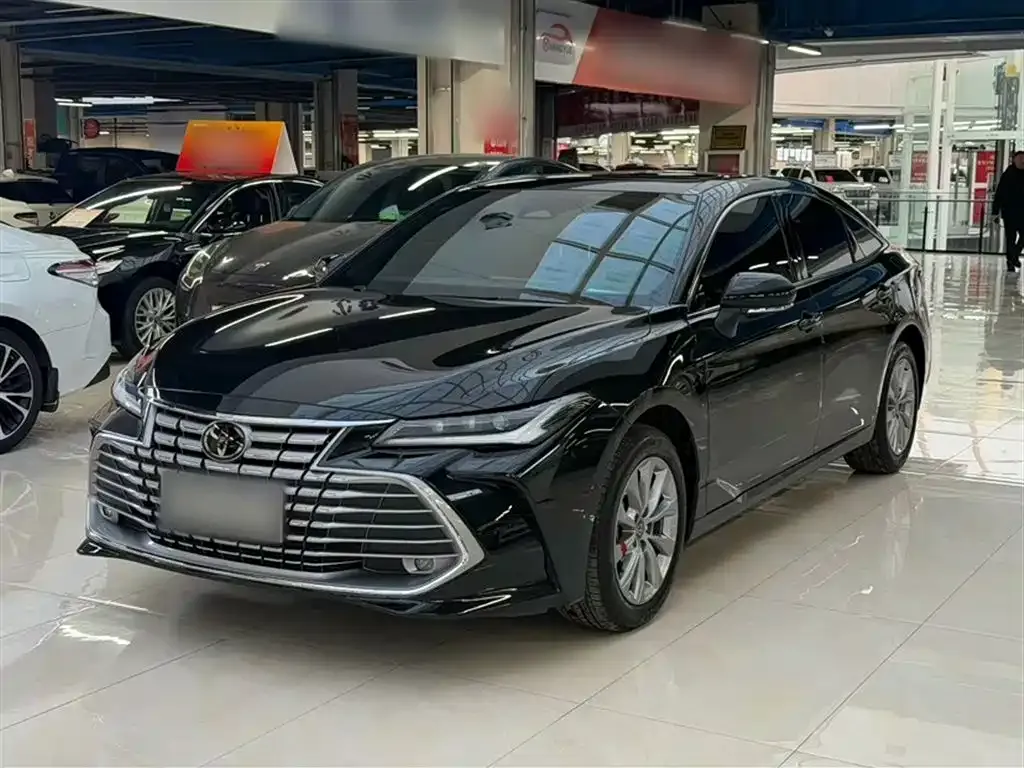 Toyota Avalon — фото 1