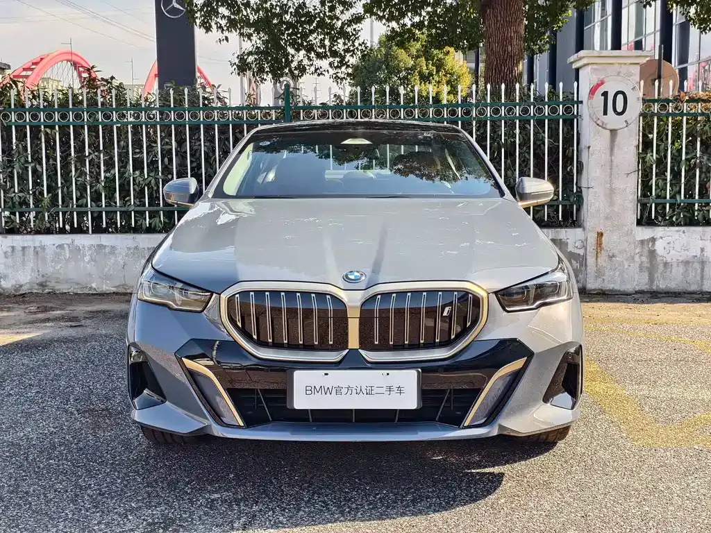 BMW i5 — фото 10