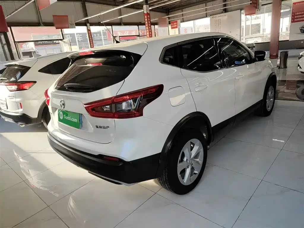 Nissan Qashqai — фото 2