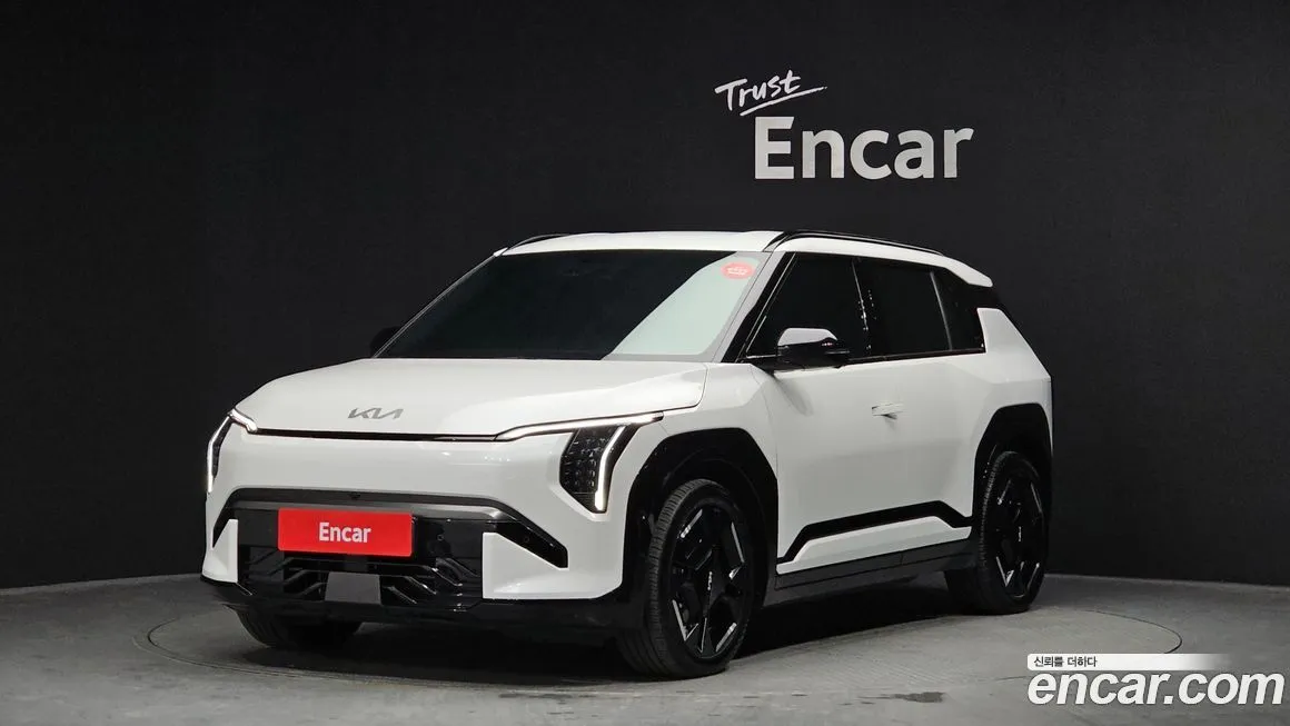 Kia EV3 — фото 1