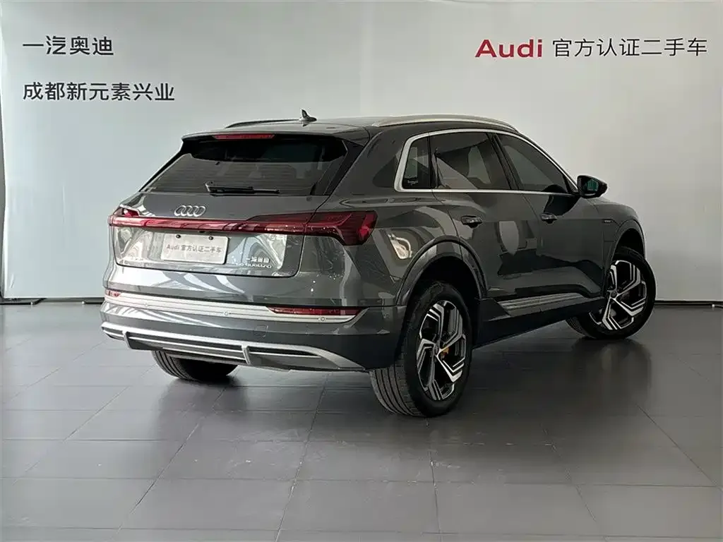 Audi e-tron — фото 3