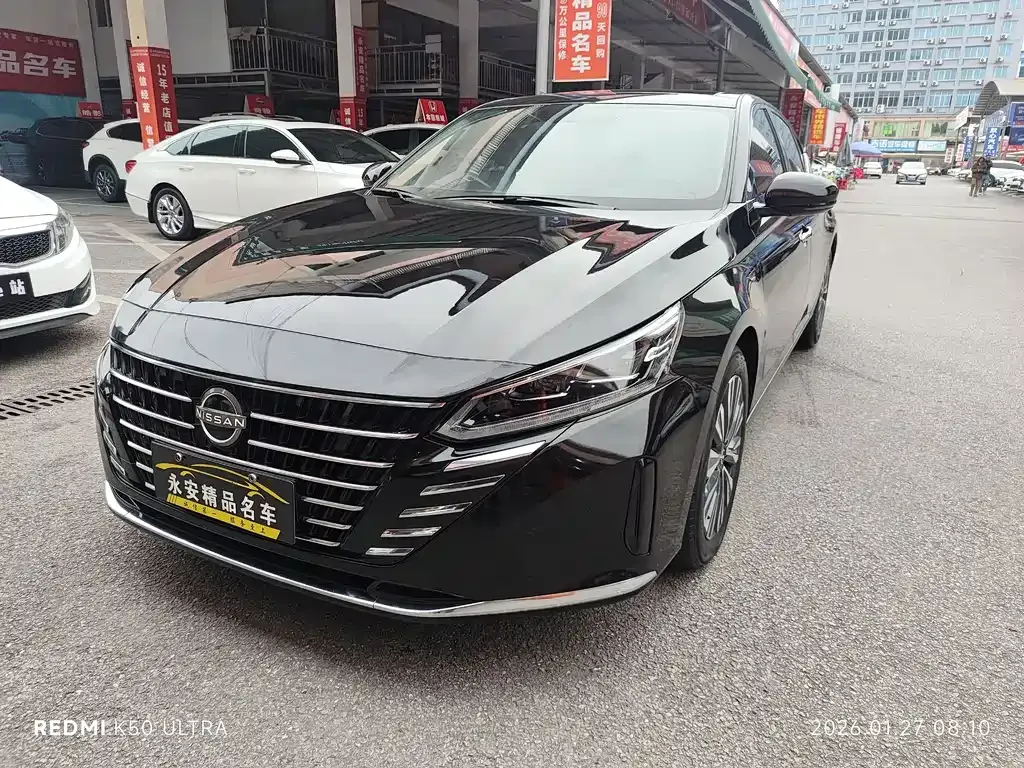 Nissan Teana — фото 1