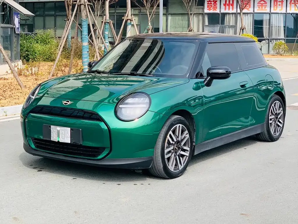 MINI Cooper EV — фото 1