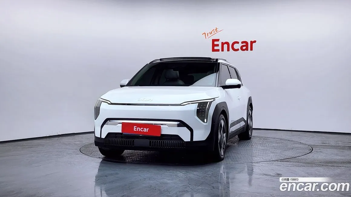 Kia EV3 — фото 1