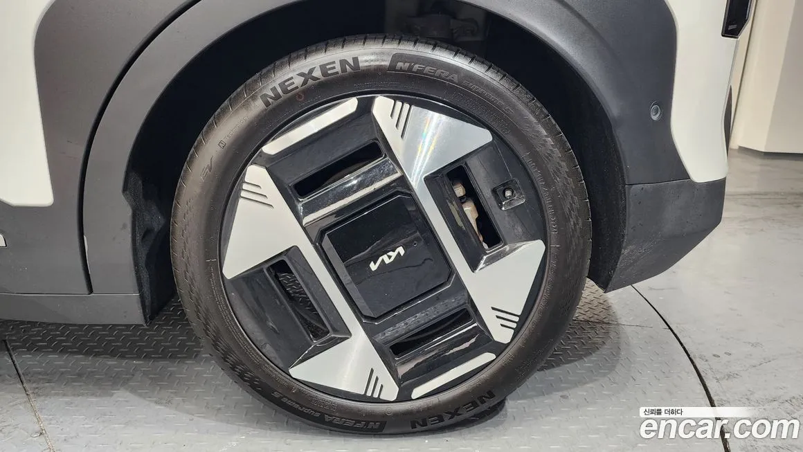Kia EV3 — фото 8