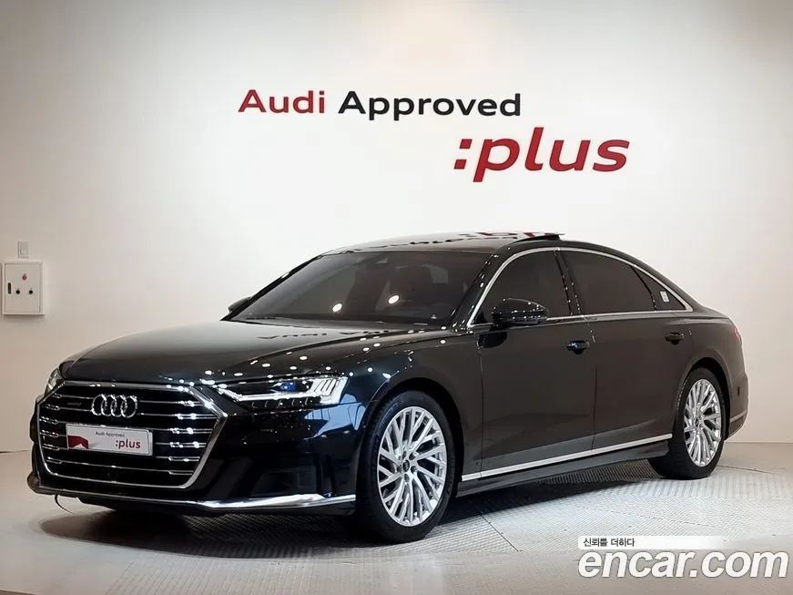 Audi A8 — фото 1