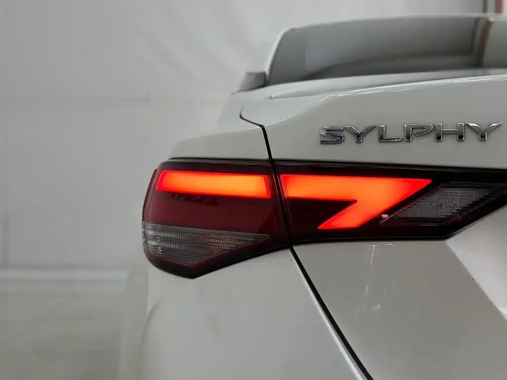 Nissan Sylphy — фото 4
