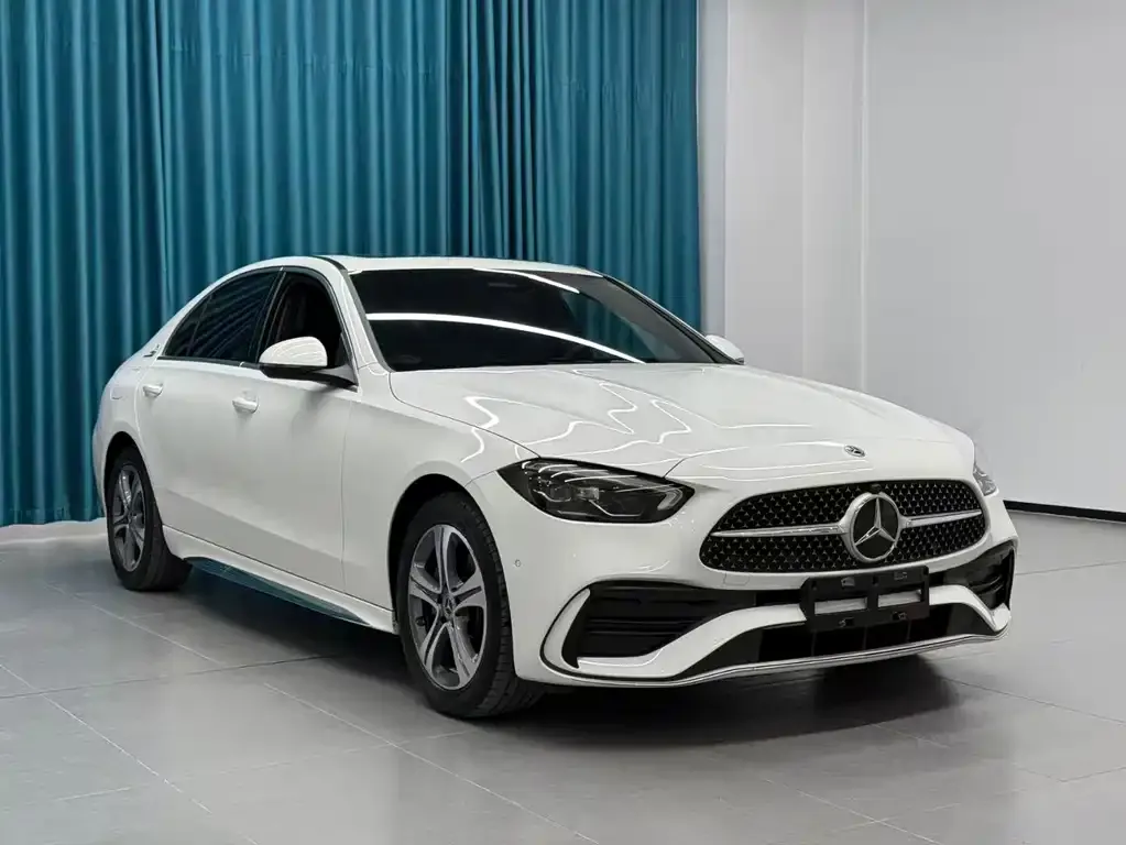 Mercedes-Benz C-Class — фото 1