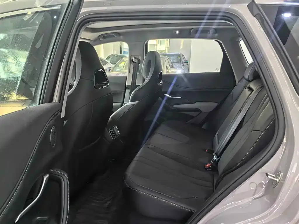 BYD Seal 05 DM-i — фото 9