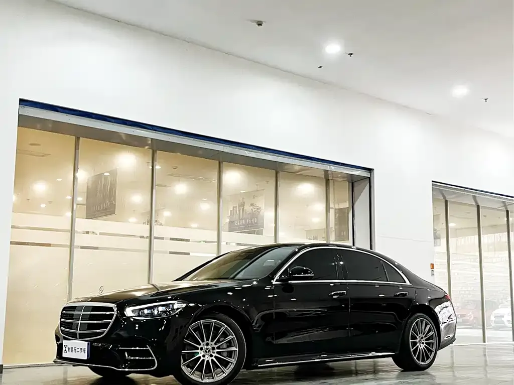 Mercedes-Benz S-Class — фото 1