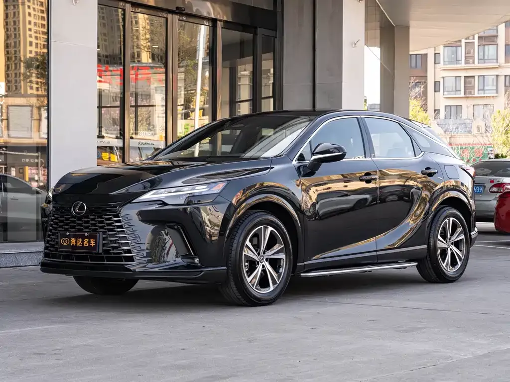 Lexus RX — фото 1