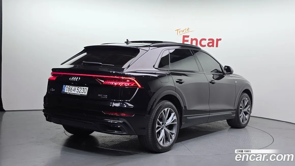 Audi Q8 — фото 5