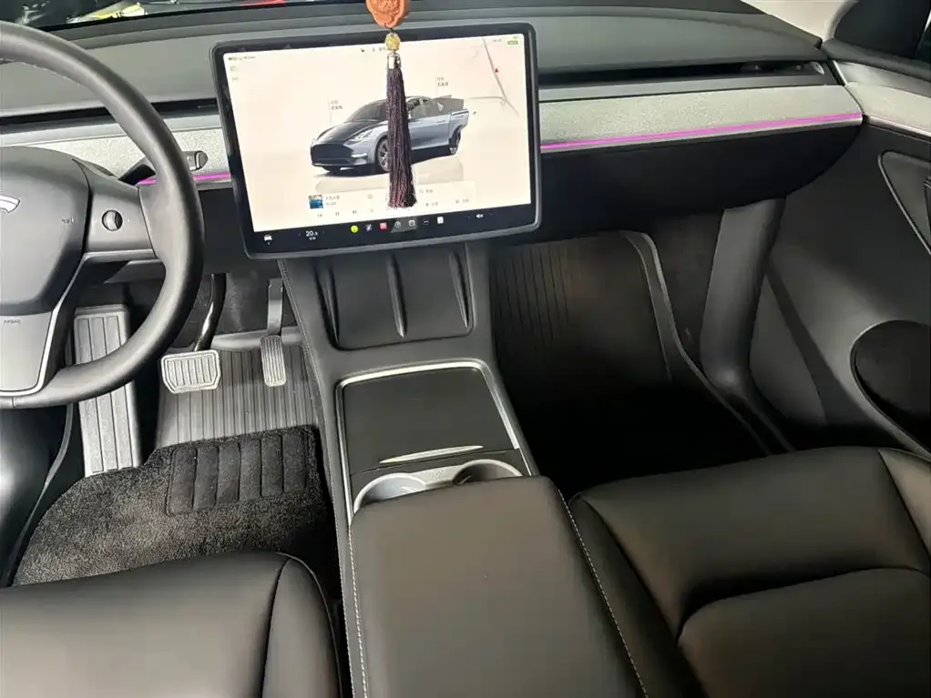 Tesla Model Y — фото 5