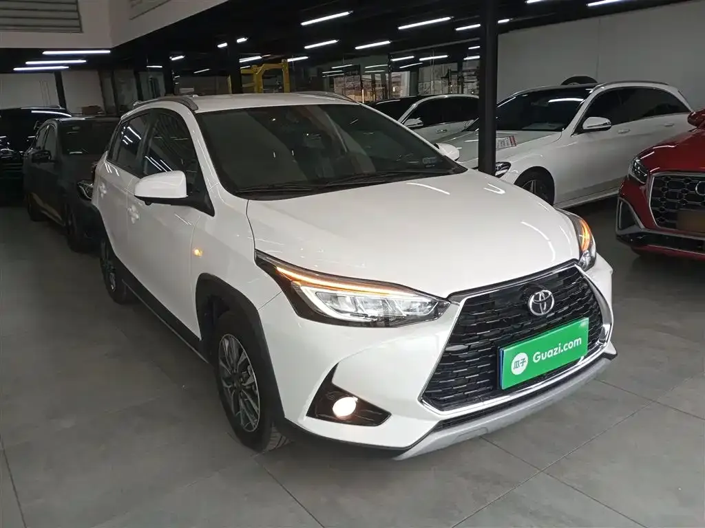 Toyota Yaris L — фото 10