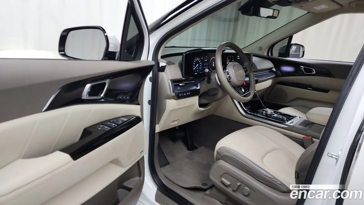 Kia Carnival — фото 10