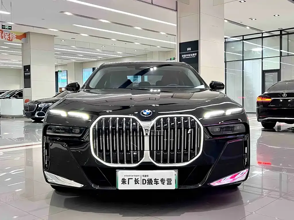 BMW i7 — фото 8