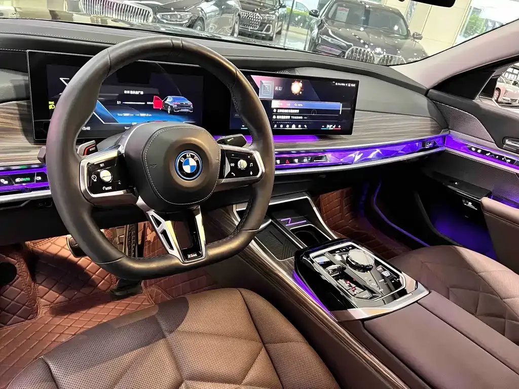 BMW i7 — фото 6