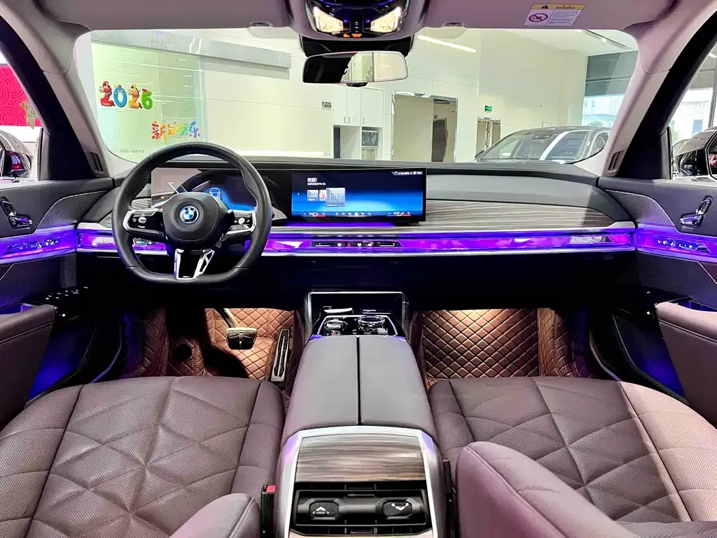 BMW i7 — фото 9