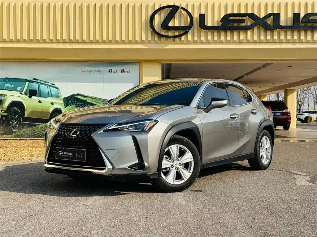 Lexus UX — фото 1